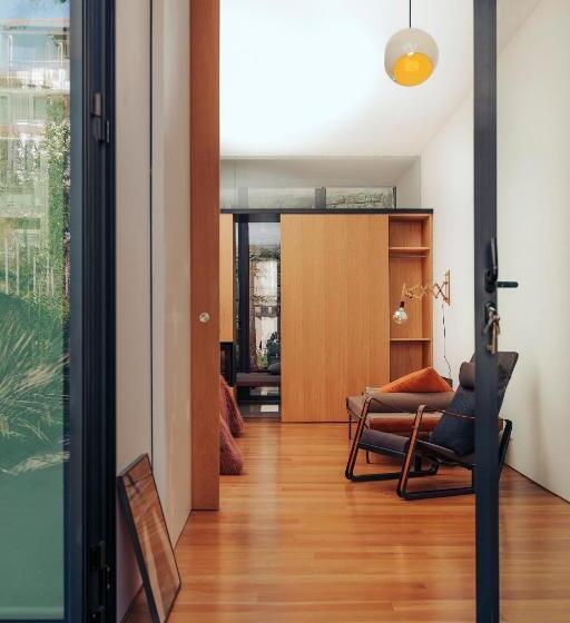 اتاق لوکس با چشمانداز باغ, Rosa Et Al Townhouse