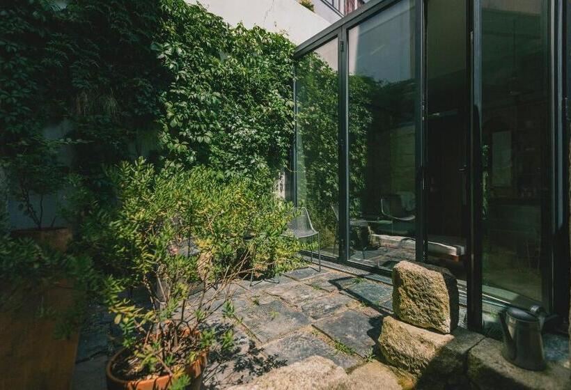 اتاق لوکس با چشمانداز باغ, Rosa Et Al Townhouse