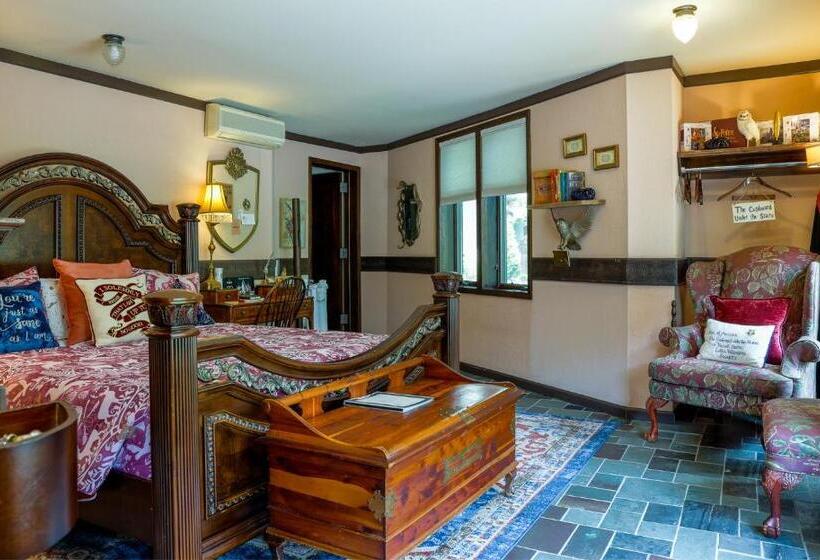 스탠다드 룸 킹사이즈 침대, Stone Chalet Bed & Breakfast Inn