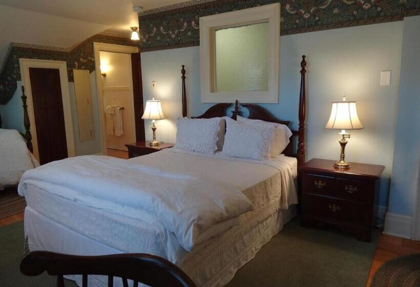 스탠다드 트리플 룸, Stone Chalet Bed & Breakfast Inn