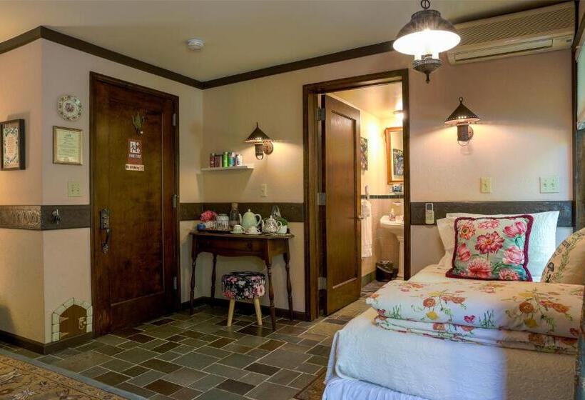 스탠다드 룸 킹사이즈 침대, Stone Chalet Bed & Breakfast Inn