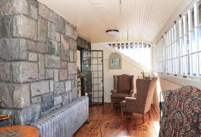 Студия Deluxe, Stone Chalet Bed & Breakfast Inn