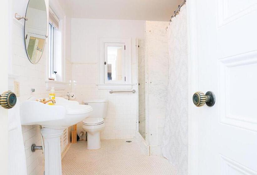 디럭스 스튜디오, Stone Chalet Bed & Breakfast Inn