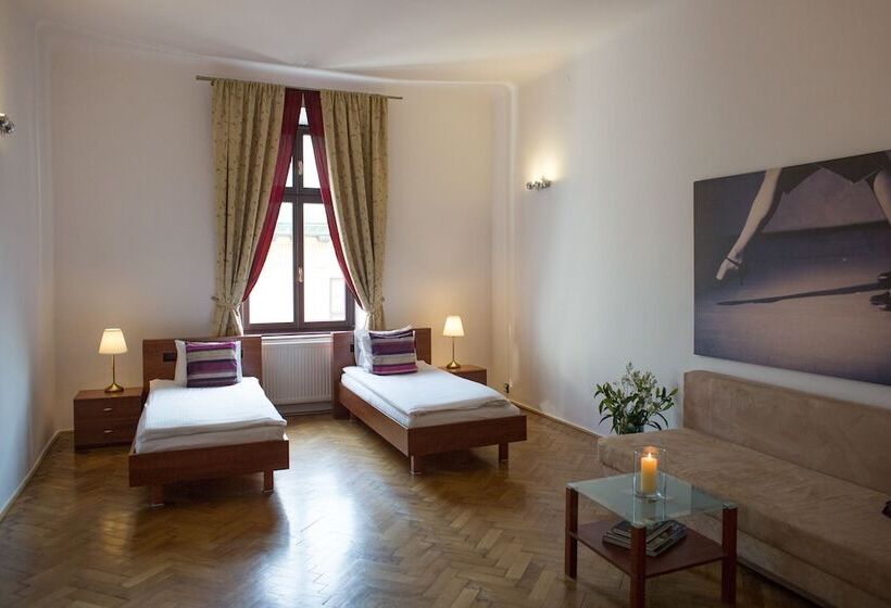 اتاق استاندارد سه نفره, Tango House Bed & Breakfast