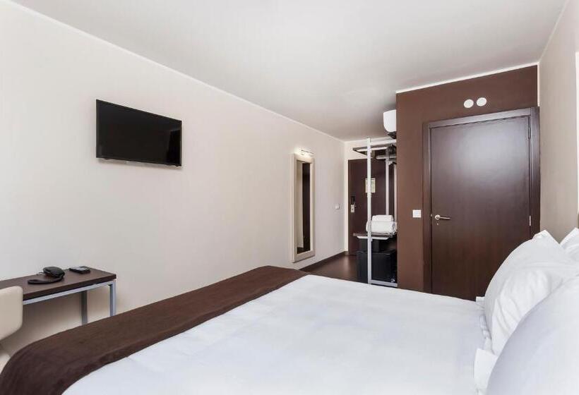Номер Стандарт Адаптированный для Инвалидов, In Gold Hotel & Spa