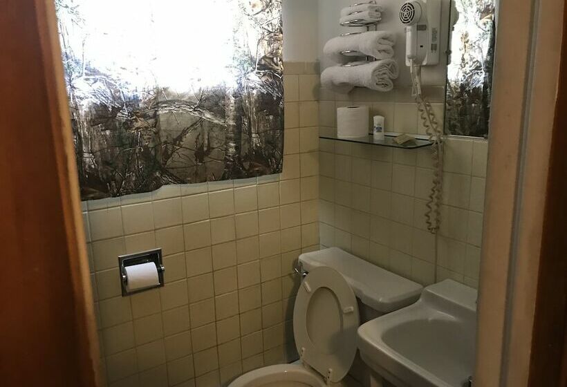 غرفة قياسية, White Pine Motel