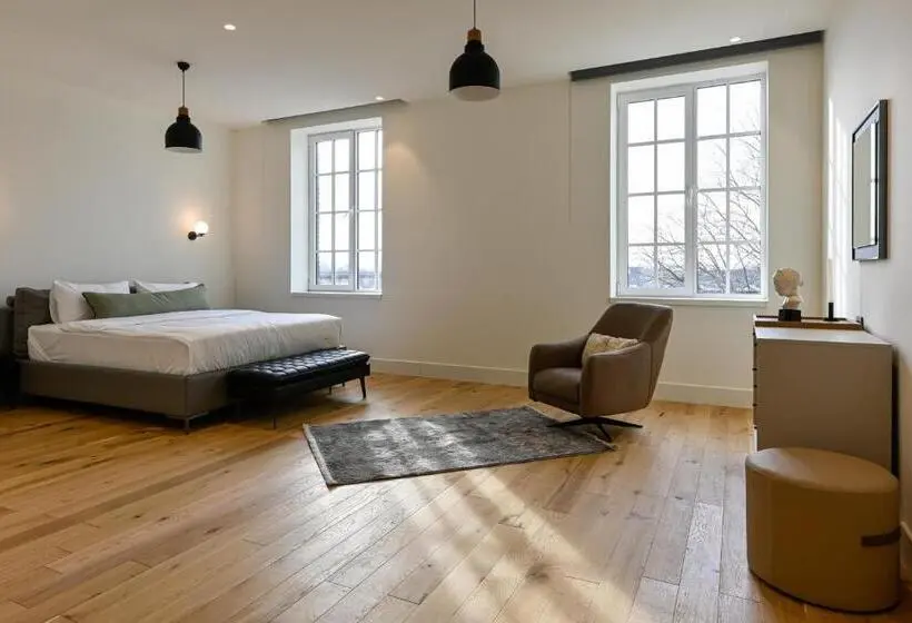 1 Bedroom Penthouse Apartment, 12a, Luxe & Uniek   Bioscoopzaal   Terras   Uitzicht