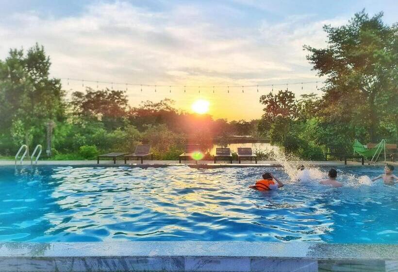 اتاق استاندارد چهار تخته, Trang An Four Seasons Bungalow