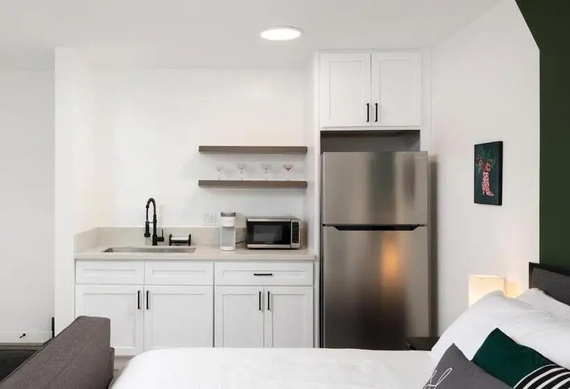 استودیو استاندارد با تخت کینگ, Fenix Hotel Hollywood
