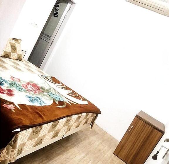 이코노미 룸, Helix    Rajpura    Budget Rooms For Family, Couples, Solo Travellers