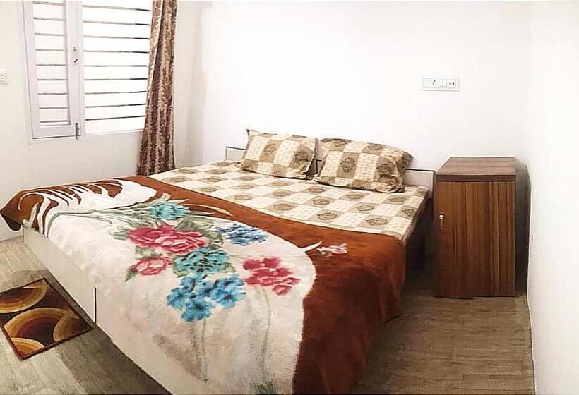 Номер Economy, Helix    Rajpura    Budget Rooms For Family, Couples, Solo Travellers