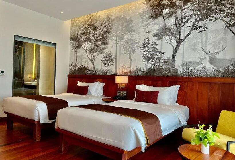 חדר סופריור, Koulen Central