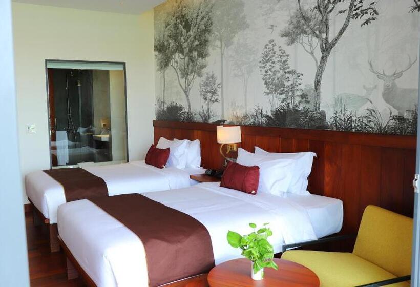 חדר סופריור, Koulen Central