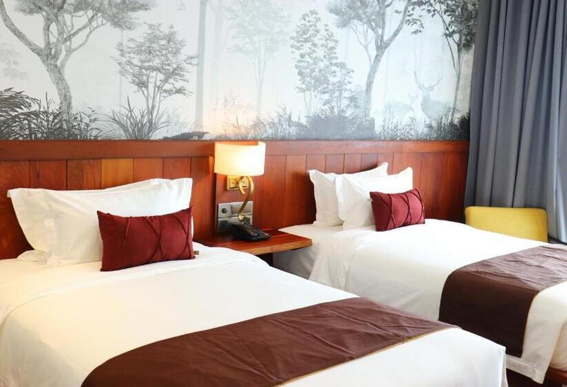 חדר סופריור, Koulen Central