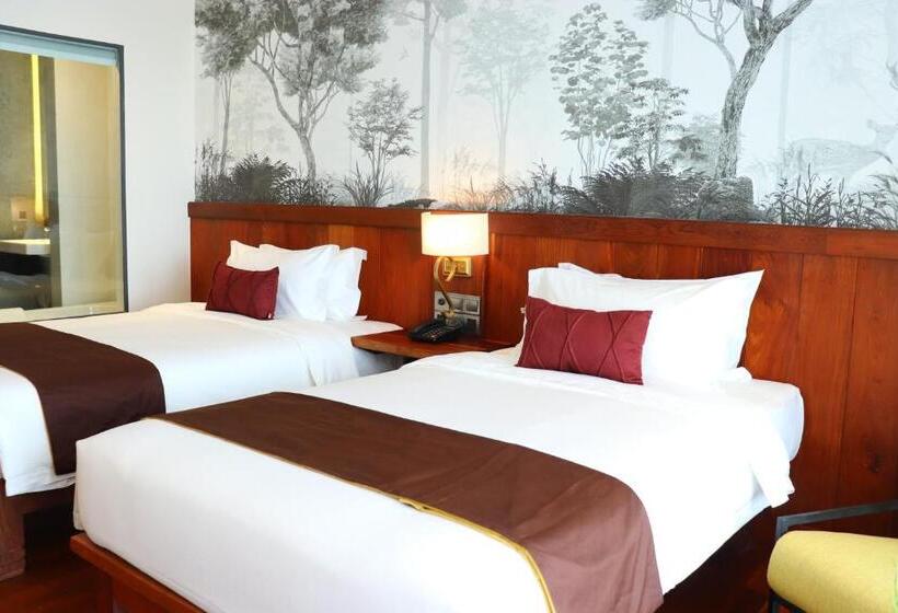 חדר סופריור, Koulen Central