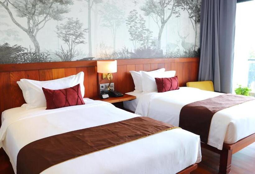 חדר סופריור, Koulen Central