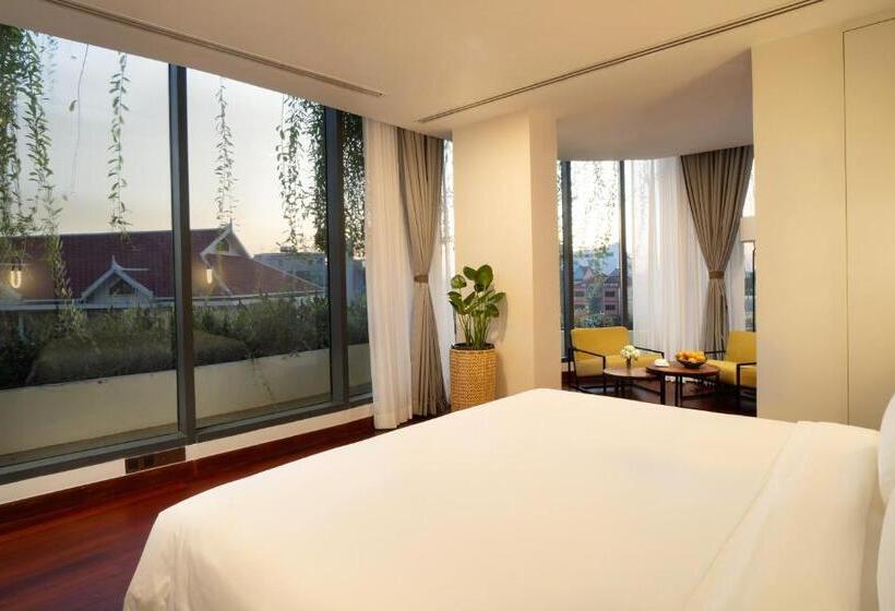 סוויטה משפחתית, Koulen Central