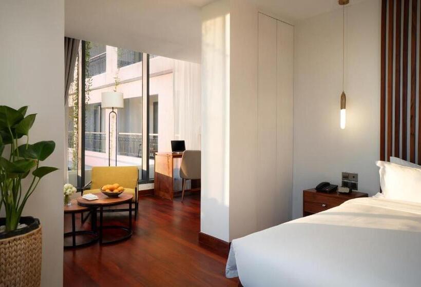 סוויטה משפחתית, Koulen Central