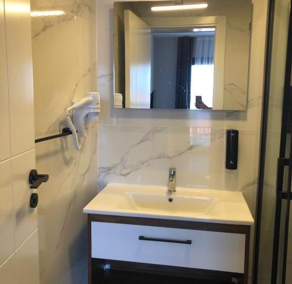 Семейный Номер Вид на Море, Lulubay Rooms & Suites