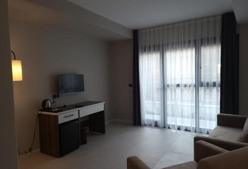 디럭스 스위트, Lulubay Rooms & Suites