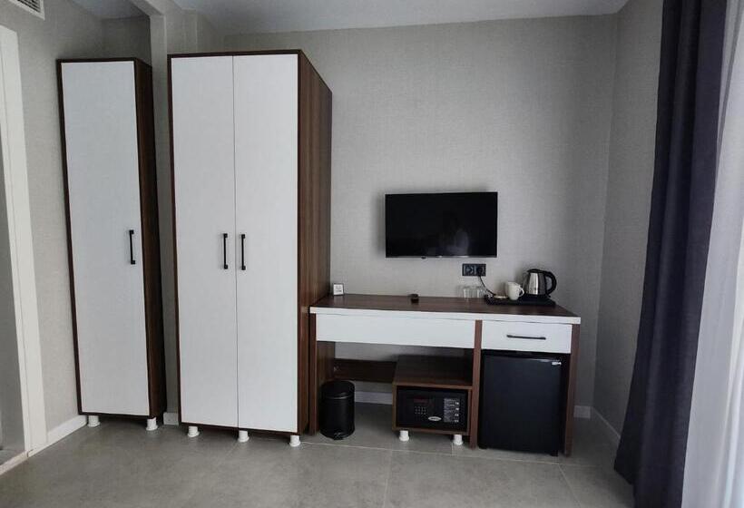 Номер Стандарт с Террасой, Lulubay Rooms & Suites