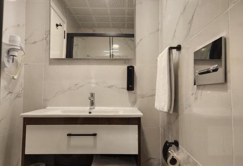 패밀리 룸, Lulubay Rooms & Suites