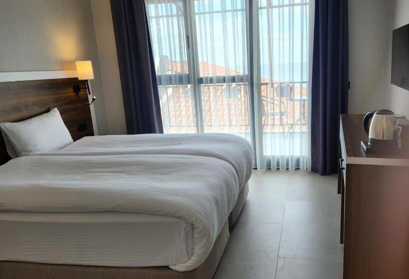 Семейный Номер, Lulubay Rooms & Suites