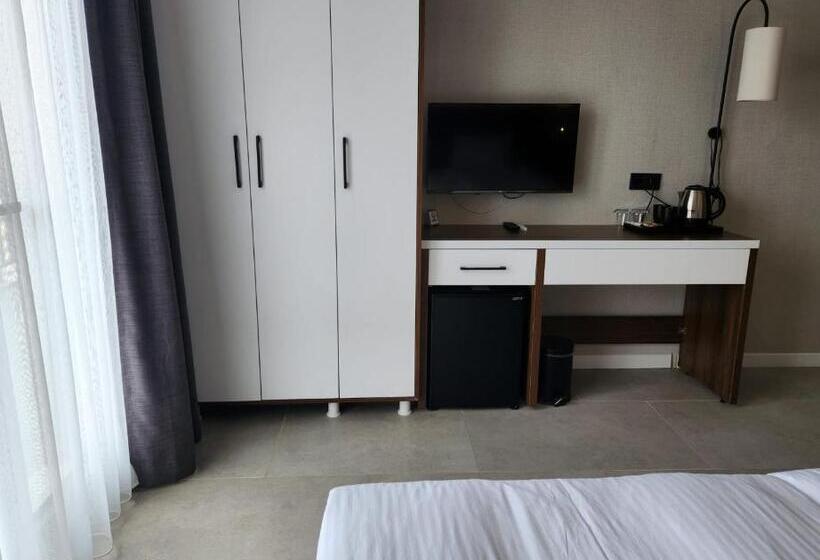 패밀리 룸, Lulubay Rooms & Suites