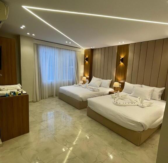 سوییت خانوادگی, White House Pyramids View