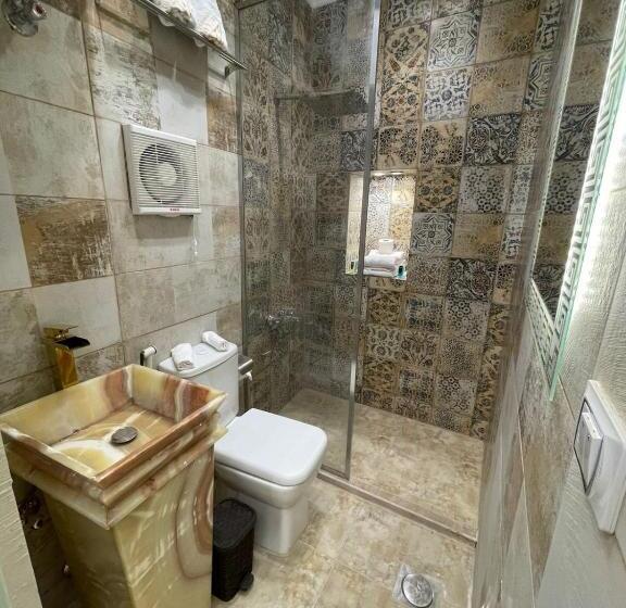 اتاق لوکس, White House Pyramids View