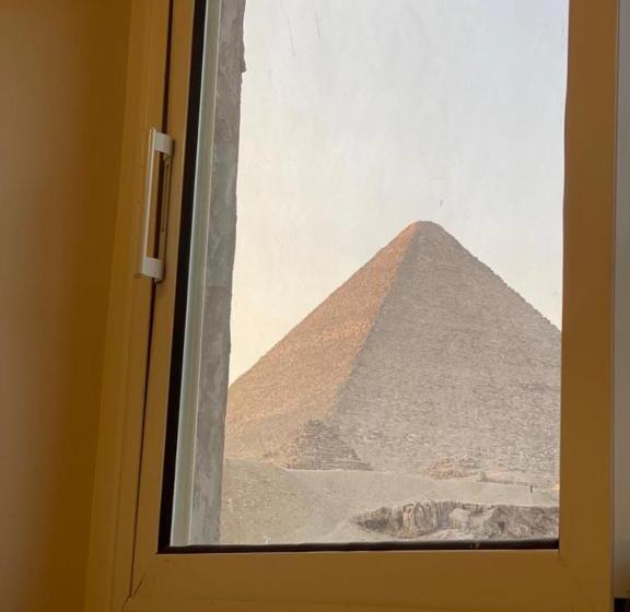 اتاق لوکس, White House Pyramids View