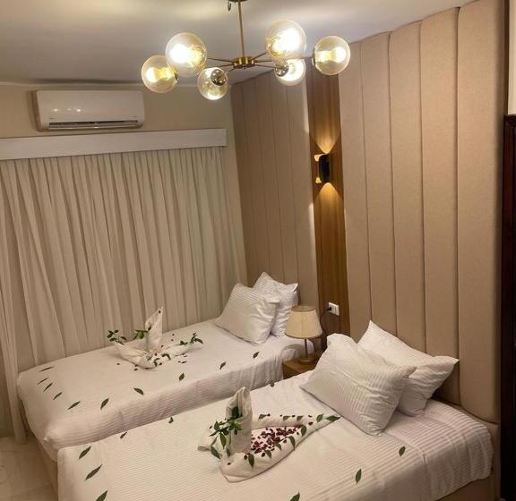 اتاق لوکس, White House Pyramids View