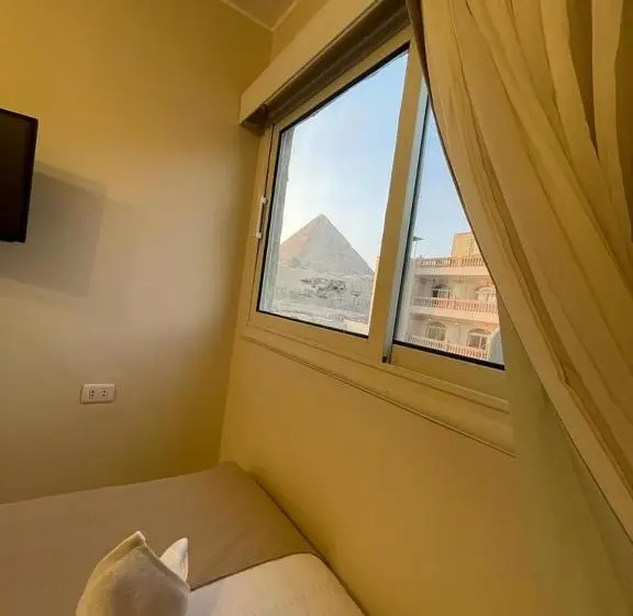 اتاق لوکس, White House Pyramids View