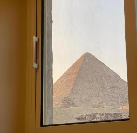 اتاق لوکس, White House Pyramids View