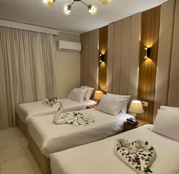 اتاق استاندارد سه تخته با چشمانداز, White House Pyramids View