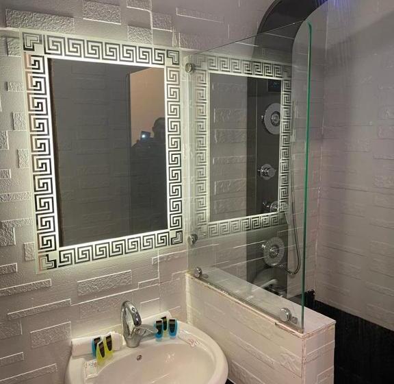 اتاق استاندارد سه تخته با چشمانداز, White House Pyramids View