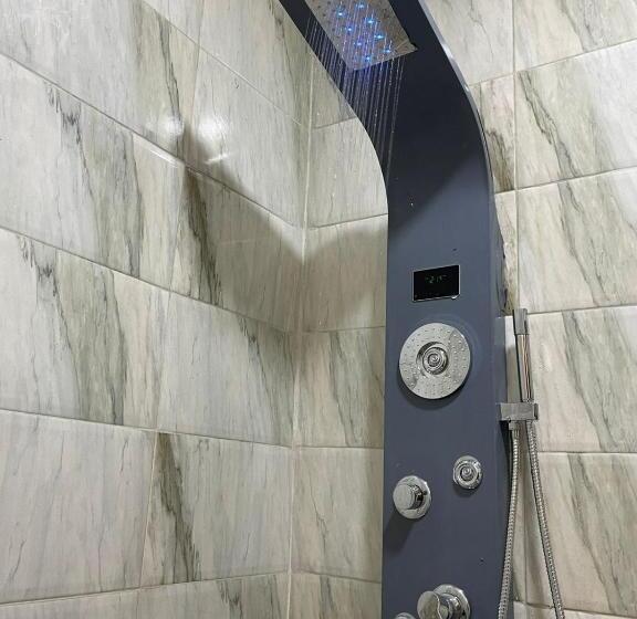 اتاق لوکس یک تخته, White House Pyramids View