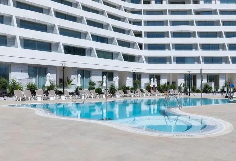 سوئیت با تخت بزرگ, Nathan S Suites On The Beach