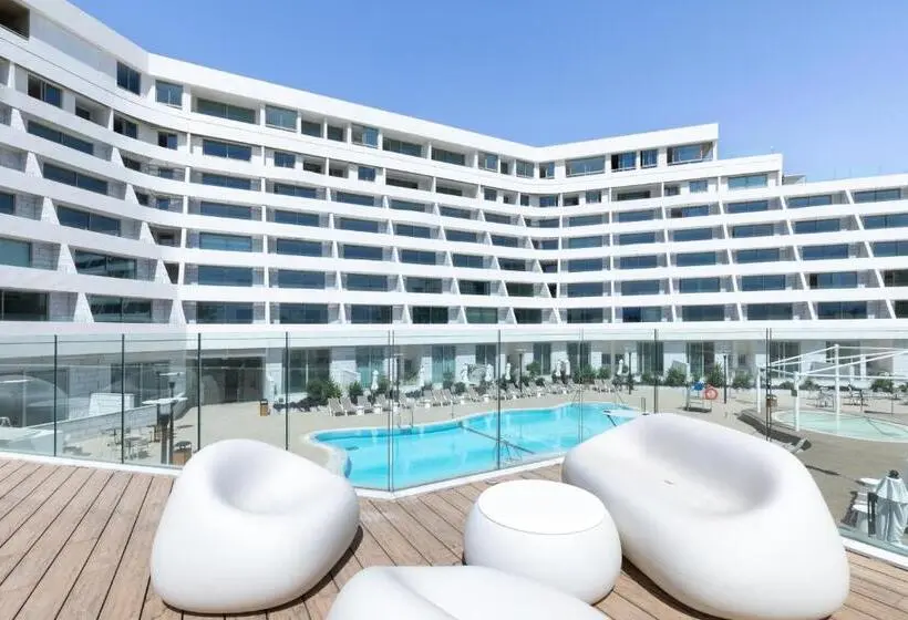 سوئیت با تخت بزرگ, Nathan S Suites On The Beach