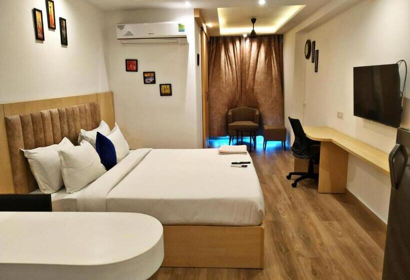 إستوديو قياسى, The Grand Anukampa Inn Pink City