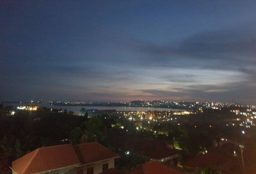 اتاق استاندارد, Rosa Negra Uganda