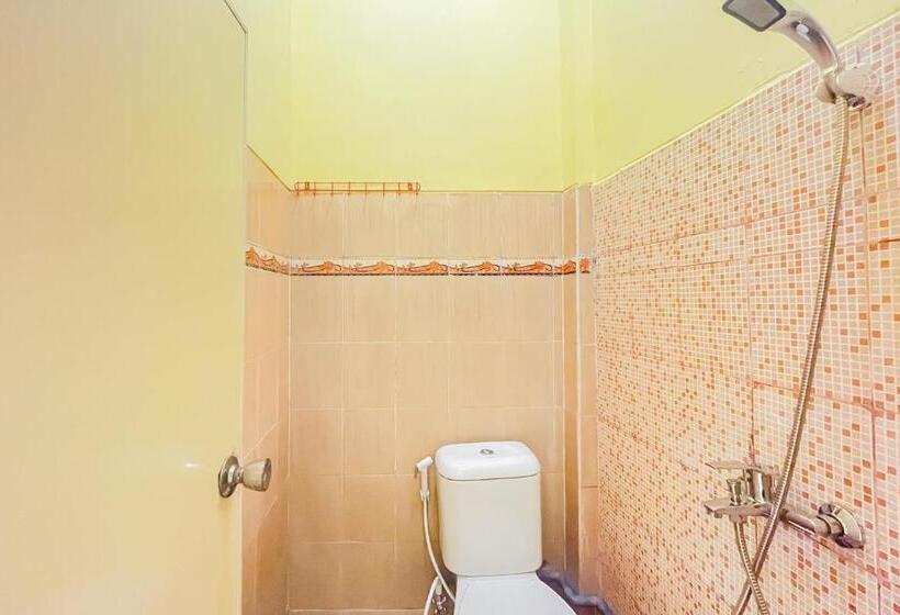 חדר סטנדרט, Sion Homestay Mitra Reddoorz Near Terminal Kertajaya Mojokerto