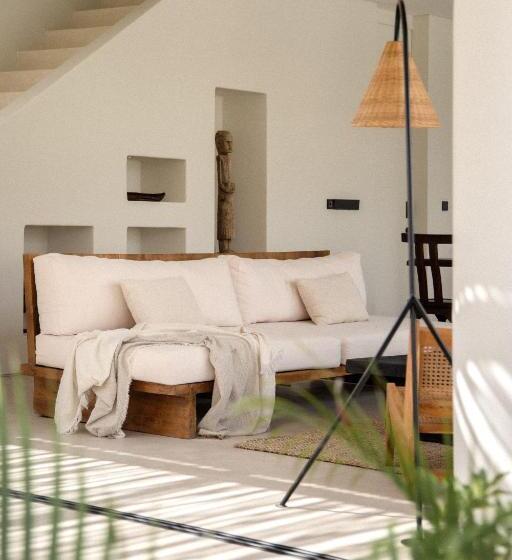 غرفة عائلية, Tias Villas