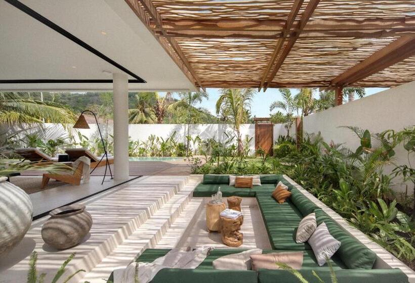 غرفة عائلية, Tias Villas