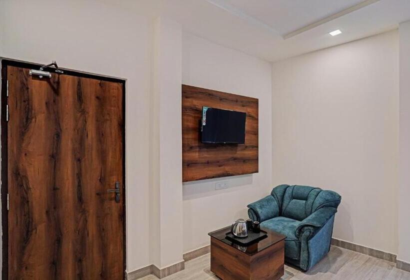 Трехместный Номер Классика, Fabhotel Relax Inn I