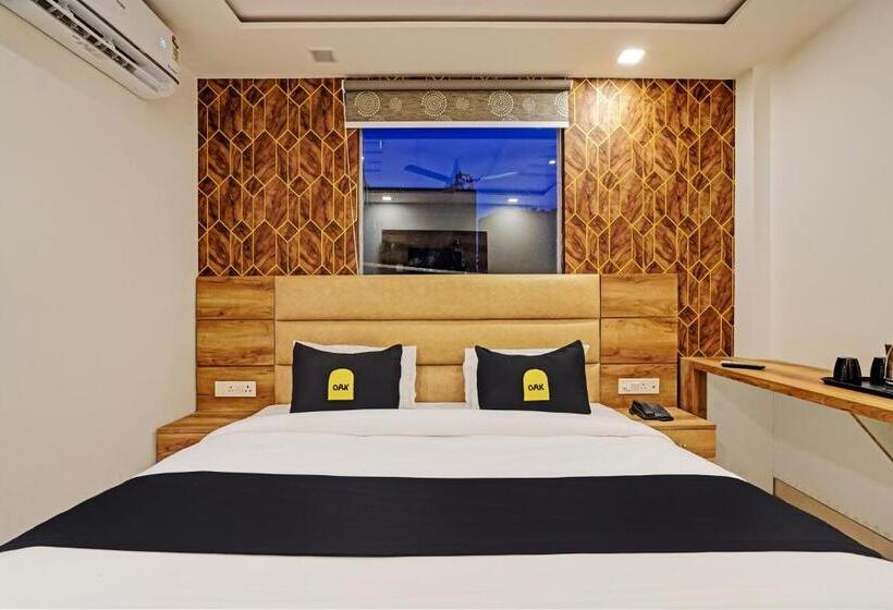 Трехместный Номер Классика, Fabhotel Relax Inn I