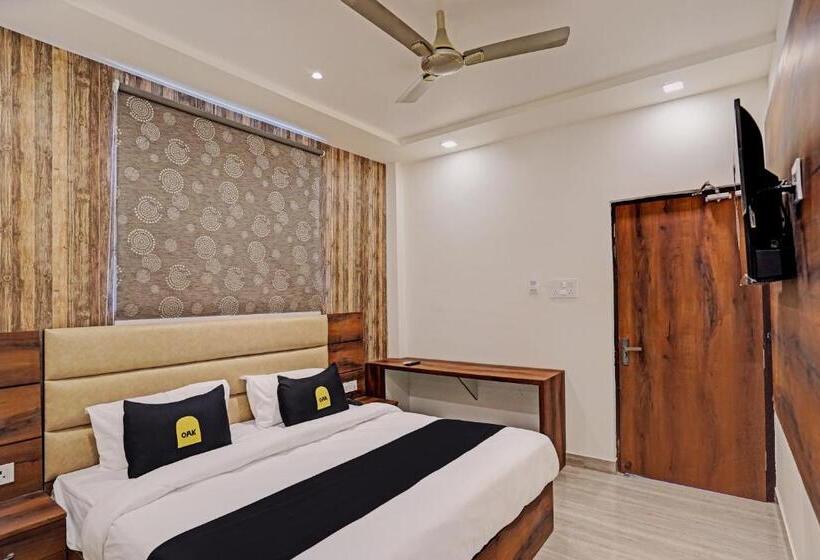 Трехместный Номер Классика, Fabhotel Relax Inn I