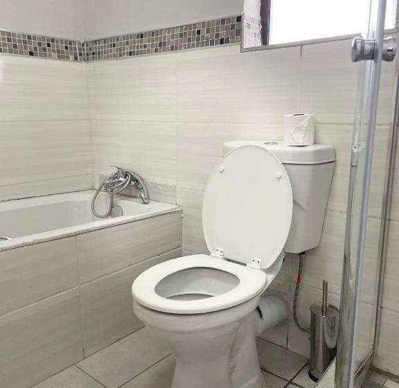 Quarto deluxe, 473 On Cliff