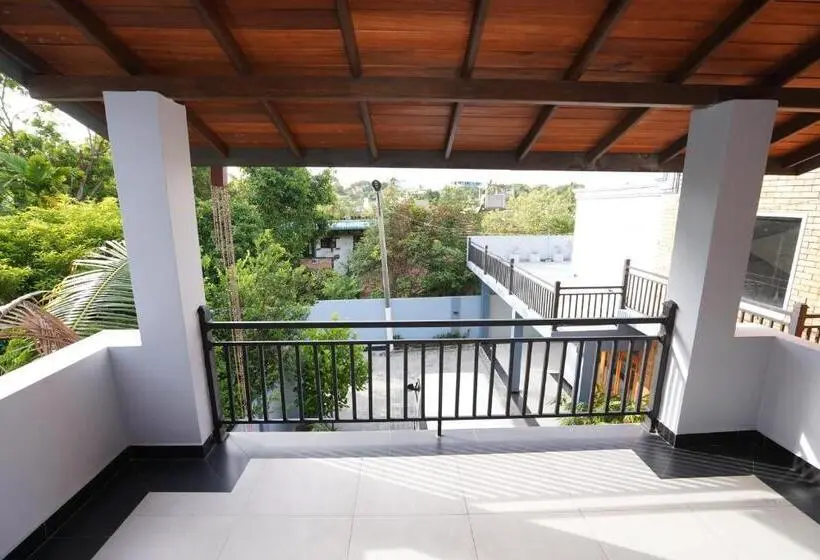 デラックスルーム, Jaruv Royal Residencies