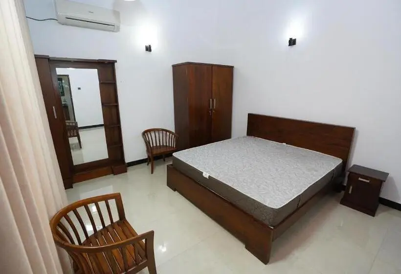 デラックスルーム, Jaruv Royal Residencies